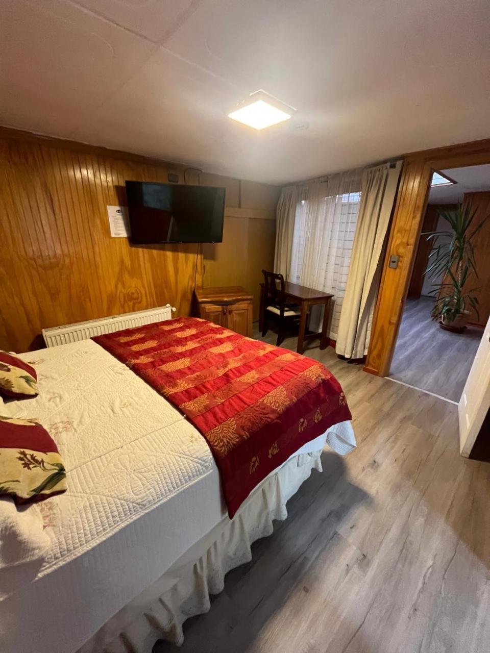 Hostal Espanol Coyhaique Dış mekan fotoğraf